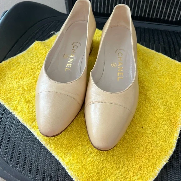 beige painted dresser Women's Petite Feet Kitten Heel Pump Shoes ES94